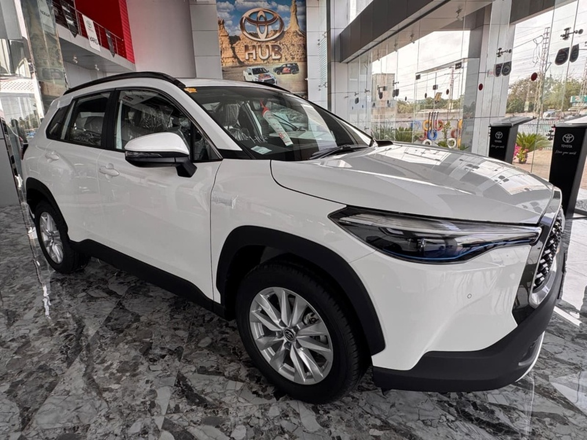 Toyota Corolla Cross  Hev X Interior Images